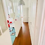 Villa Lepic, Luxury Flat In Montmartre With Private Terrasse-Appartement Entier