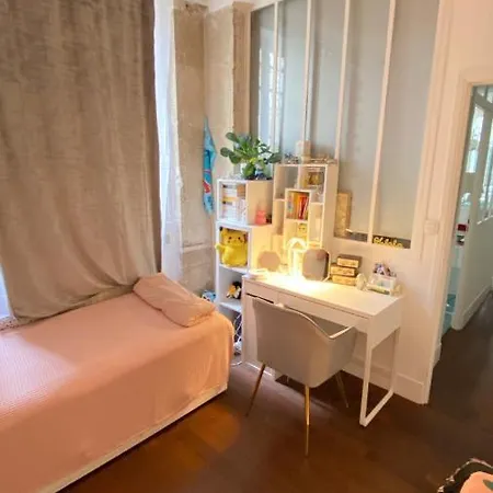 Lepic, Luxury Flat In Montmartre With Private Terrasse-appartement Entier Apartment *
