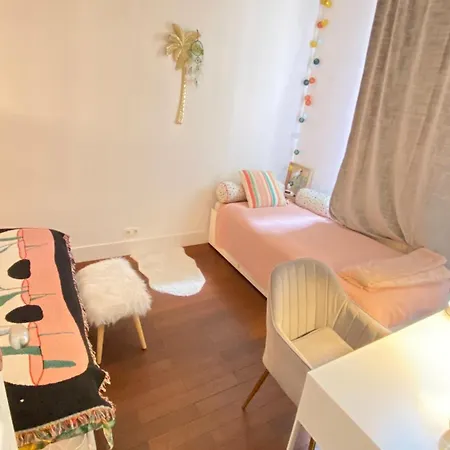 Apartment Lepic, Luxury Flat In Montmartre With Private Terrasse-appartement Entier *